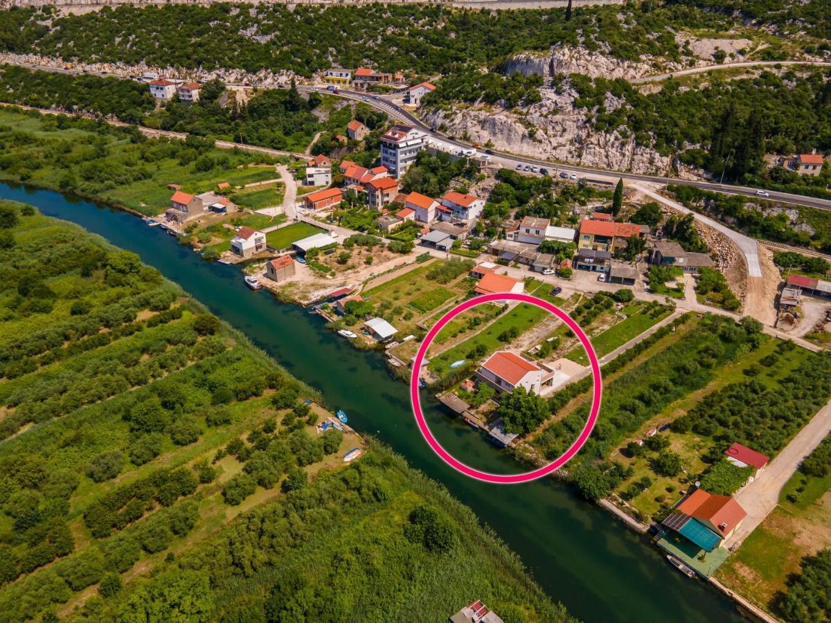 פלוצ'ה Apartmani Mostina Near River מראה חיצוני תמונה