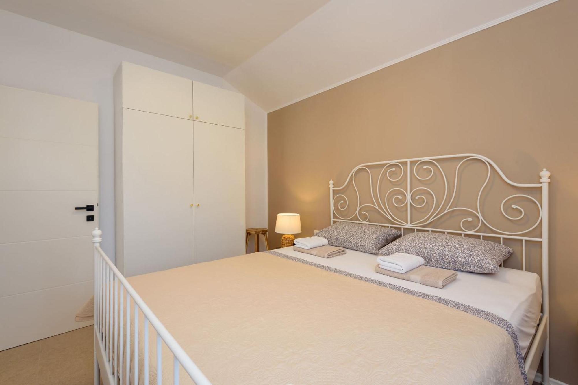 פלוצ'ה Apartmani Mostina Near River מראה חיצוני תמונה