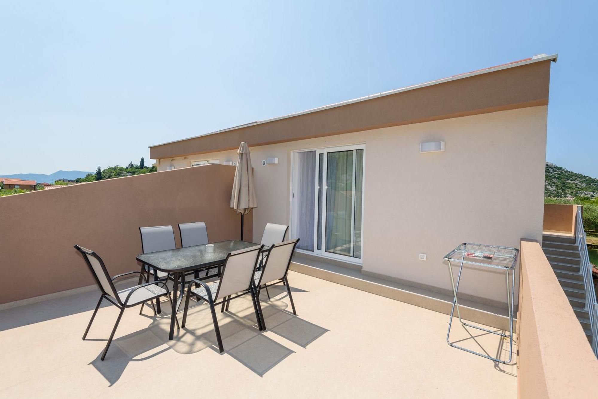 פלוצ'ה Apartmani Mostina Near River מראה חיצוני תמונה